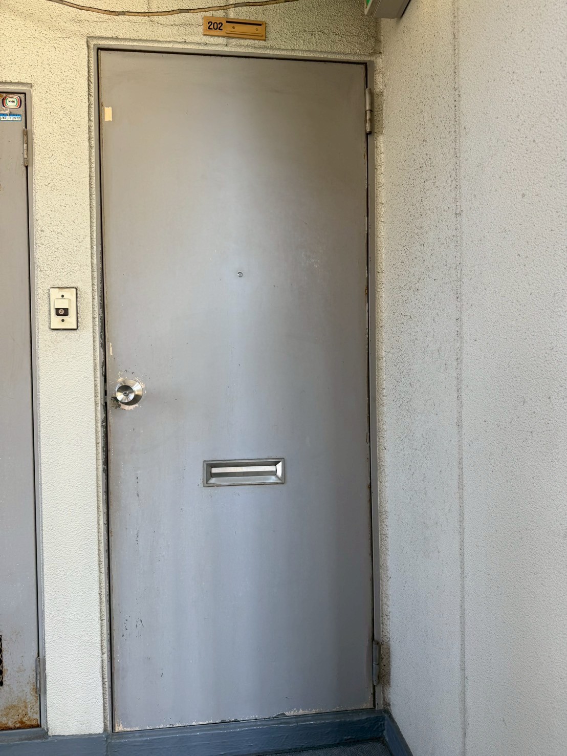 玄関ドア Before